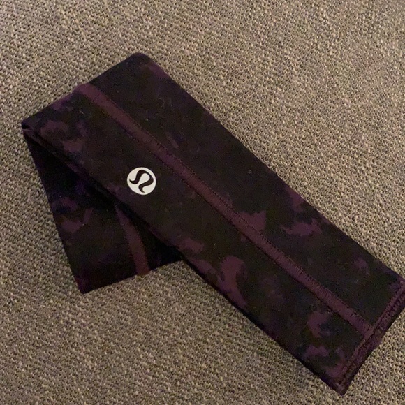 under armour- 4 and lulu lemon- 1 headbands - Picture 2 of 4